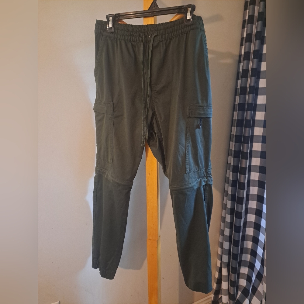 Mountain Ridge Men's Green Cargo Pants With Zip Offs